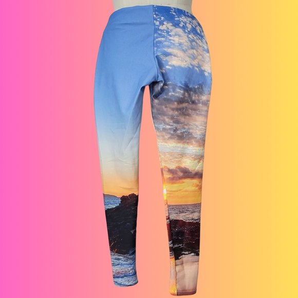 BEACH SCENE LEGGINGS SZ L - Picture 2 of 2